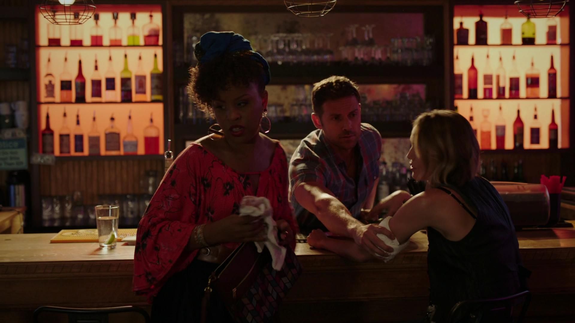 MidnightTexas-S02E03-141.jpg