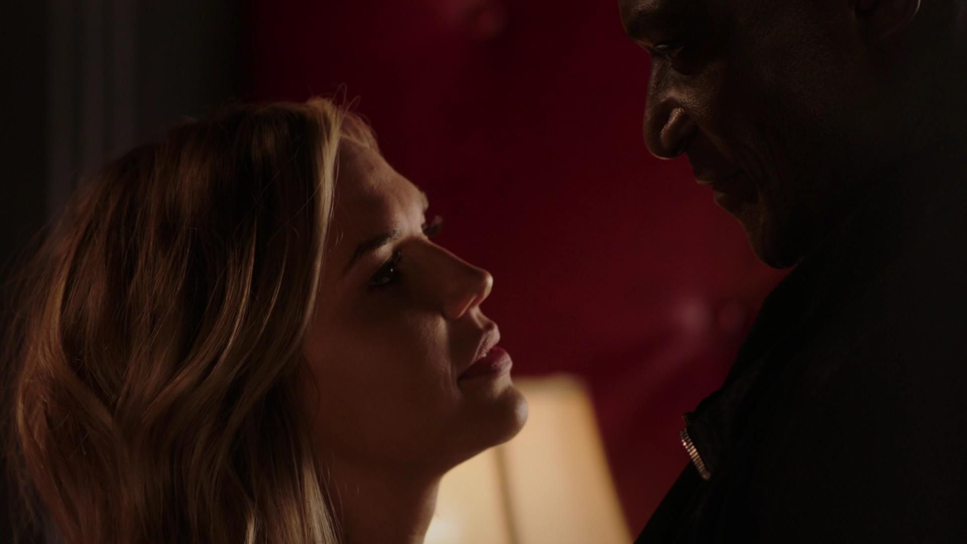 MidnightTexas-S02E03-179.jpg