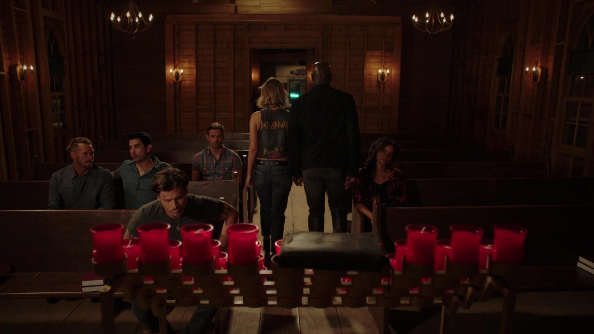 MidnightTexas-S02E03-217.jpg