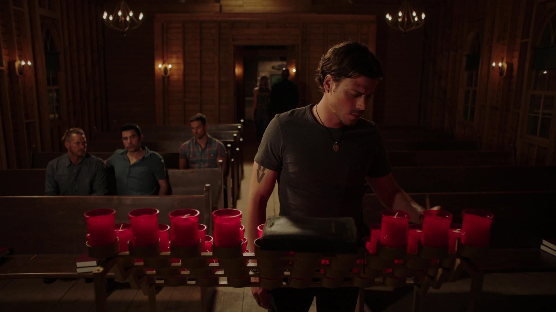 MidnightTexas-S02E03-219.jpg