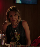 MidnightTexas-S02E03-100.jpg