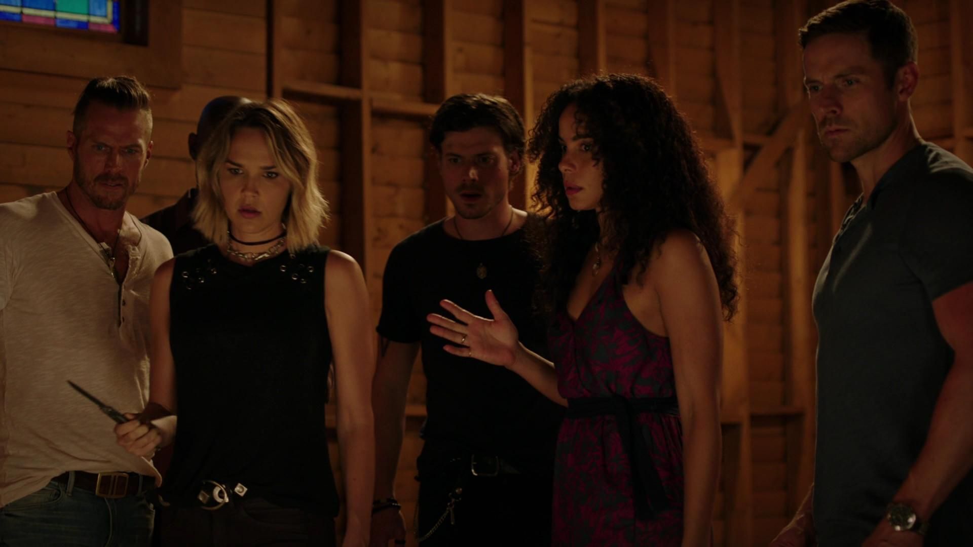 MidnightTexas-S02E04-031.jpg