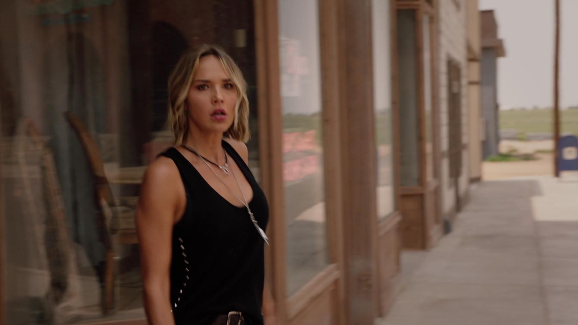 MidnightTexas-S02E04-213.jpg