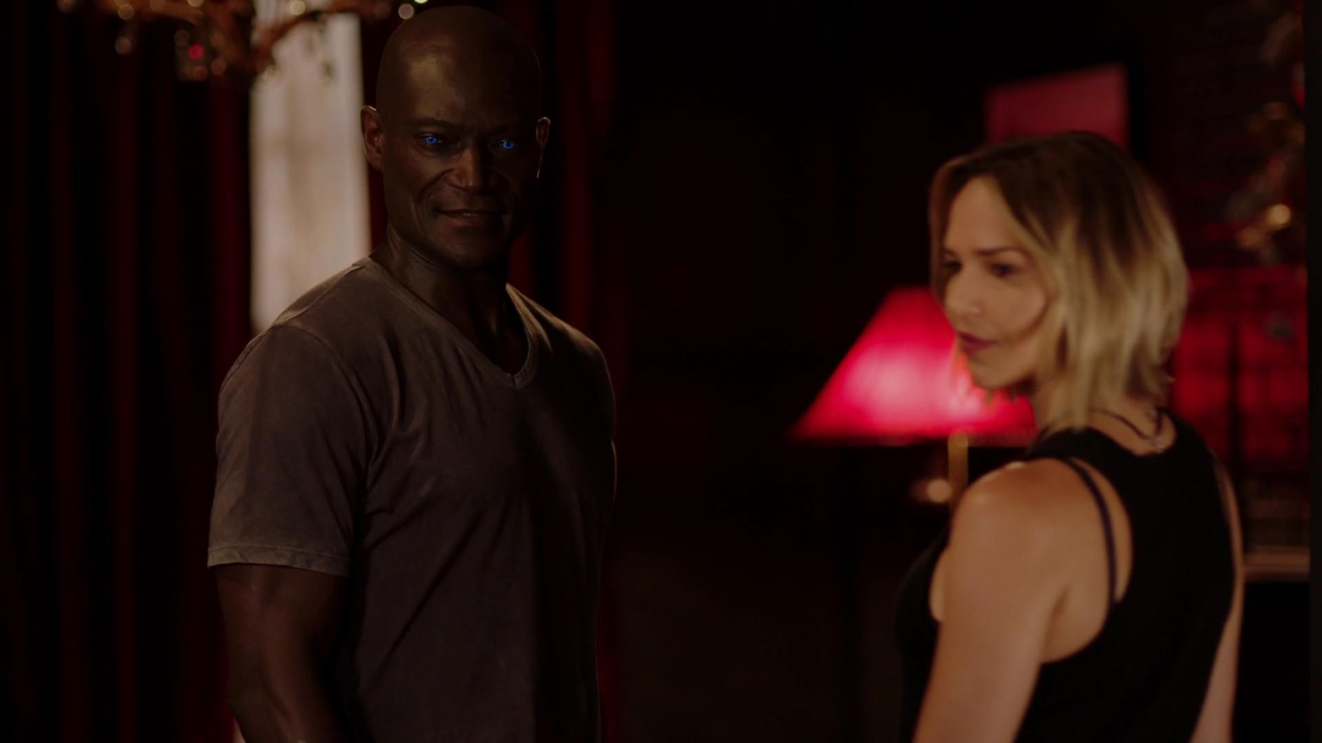 MidnightTexas-S02E04-271.jpg