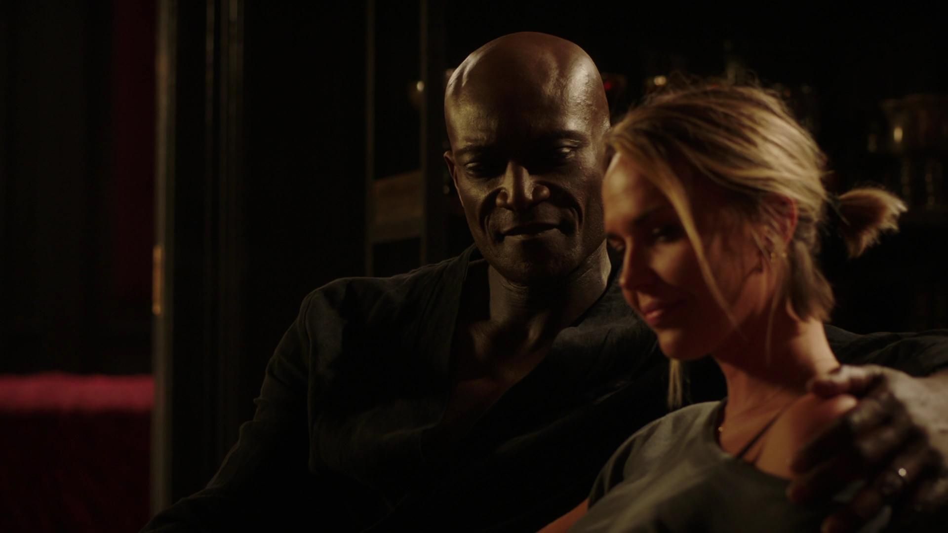MidnightTexas-S02E04-529.jpg