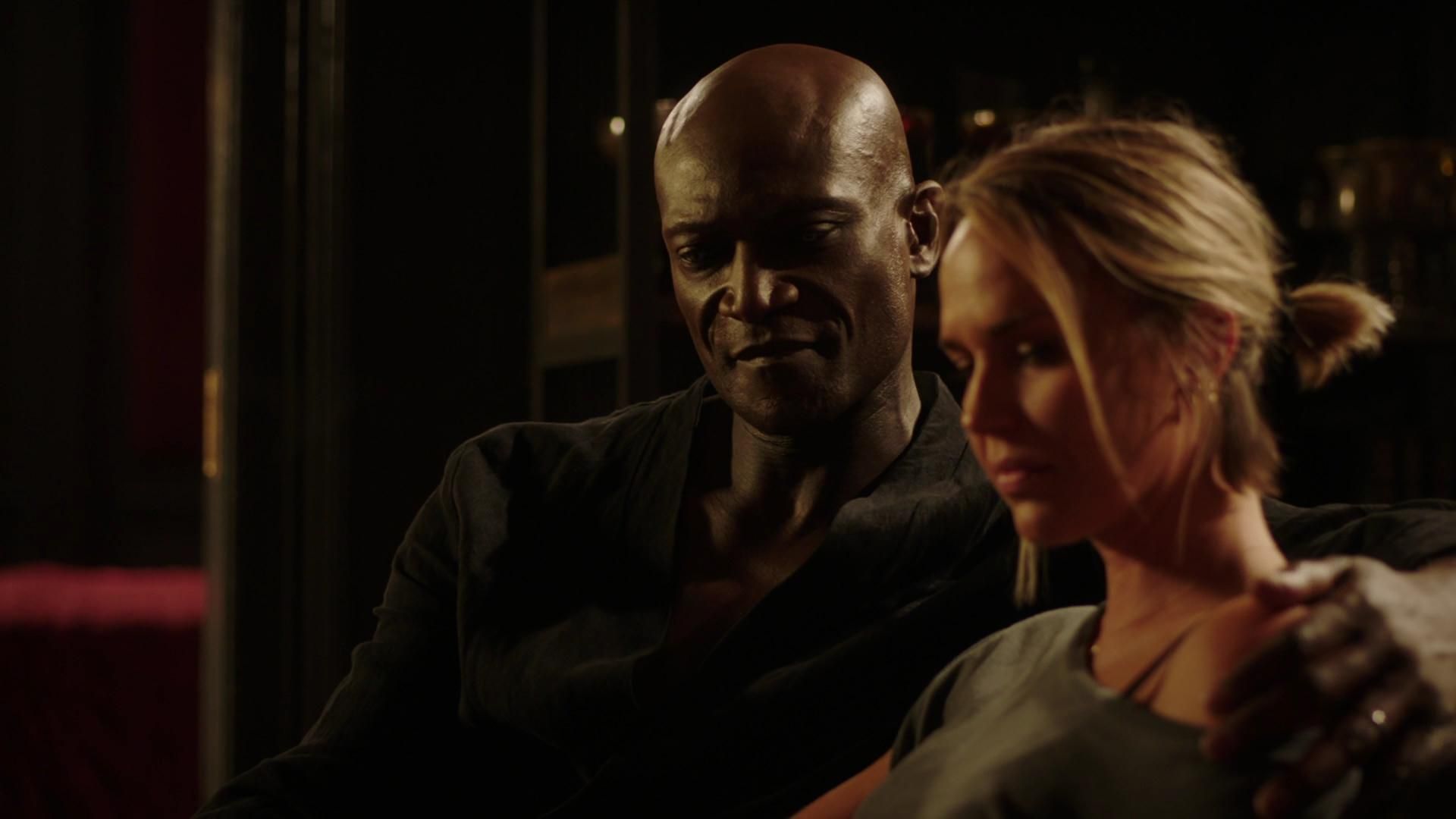 MidnightTexas-S02E04-532.jpg
