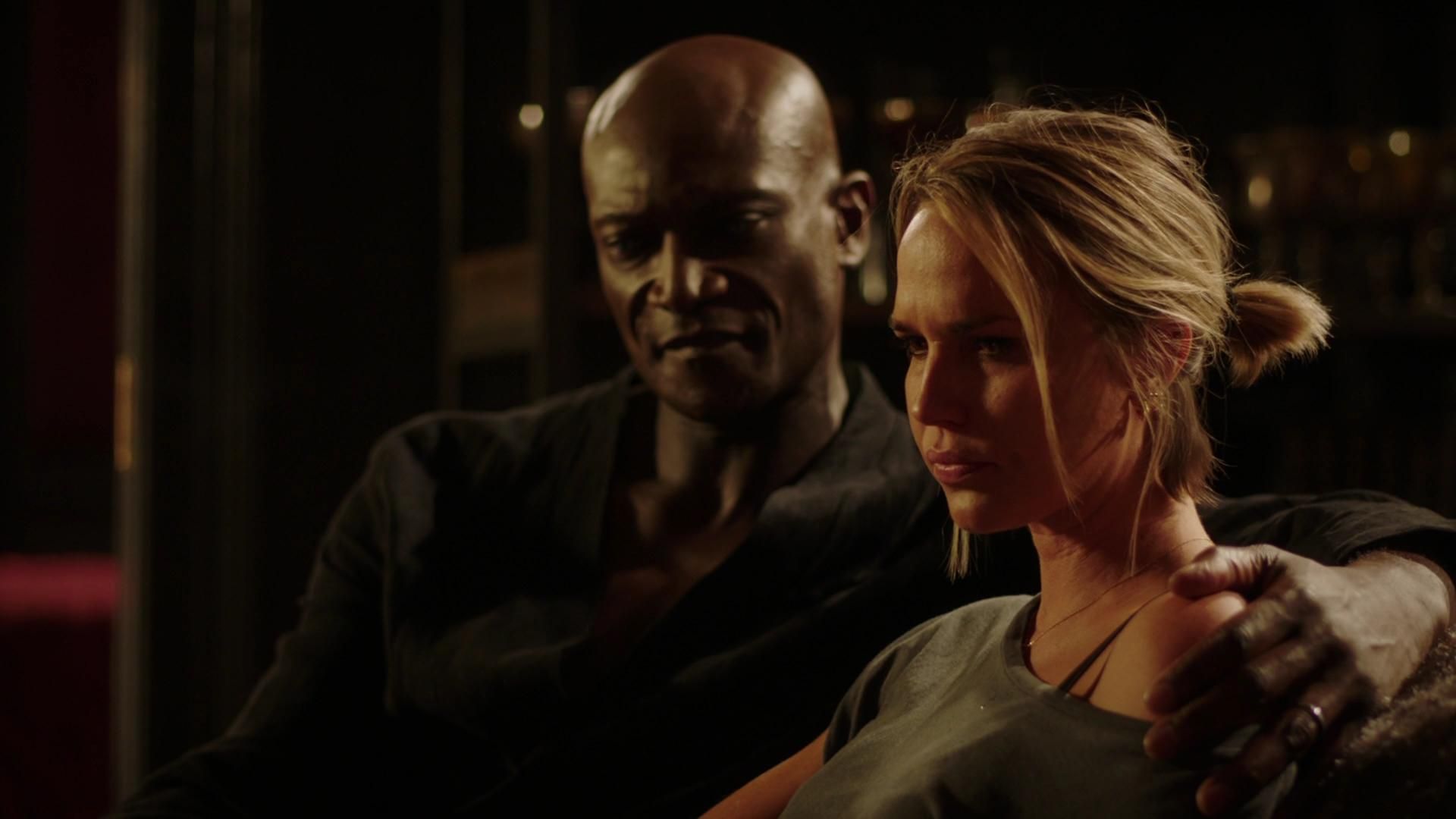 MidnightTexas-S02E04-537.jpg