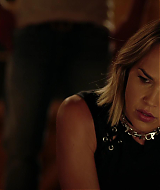 MidnightTexas-S02E04-017.jpg
