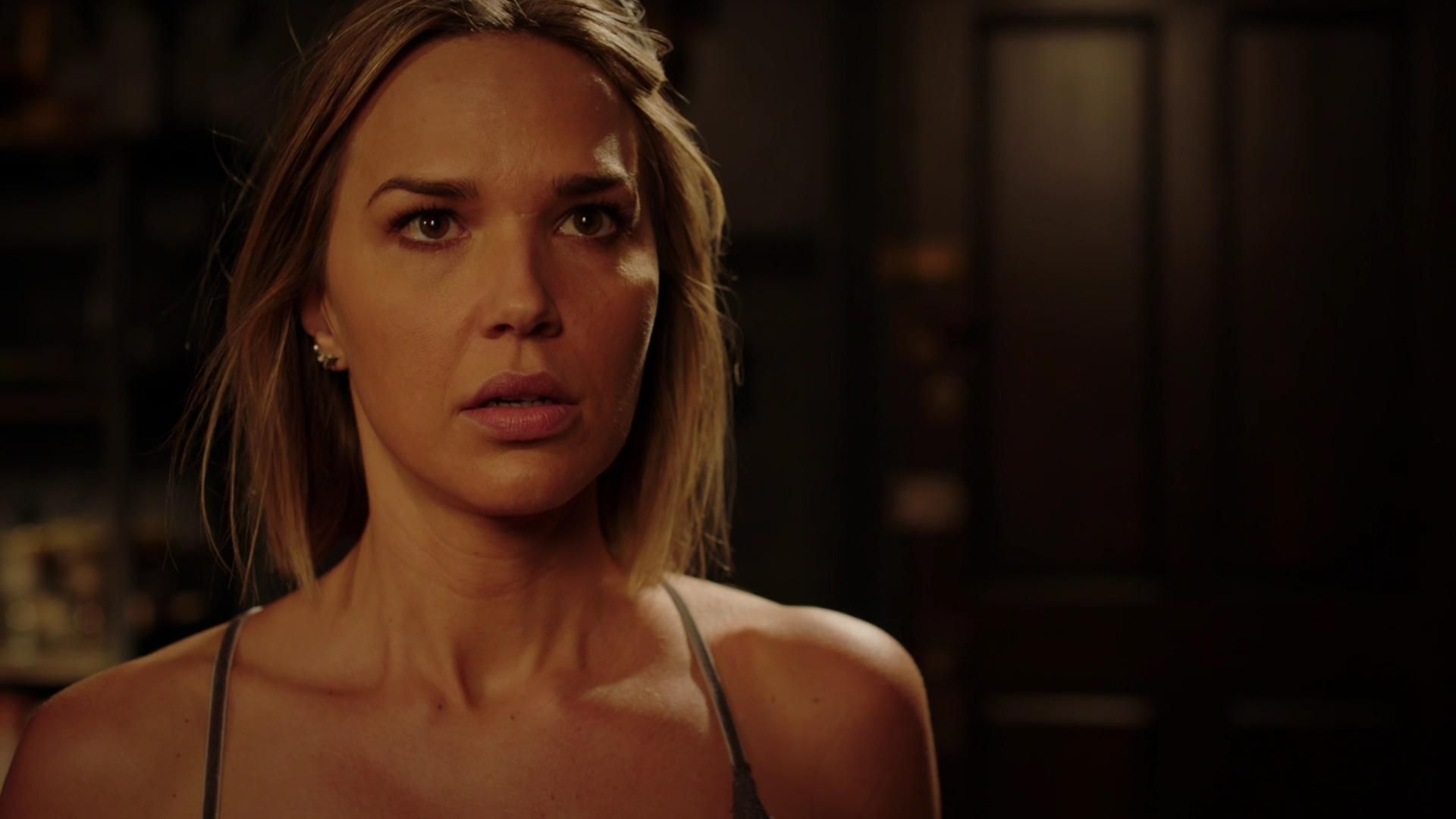 MidnightTexas-S02E05-054.jpg