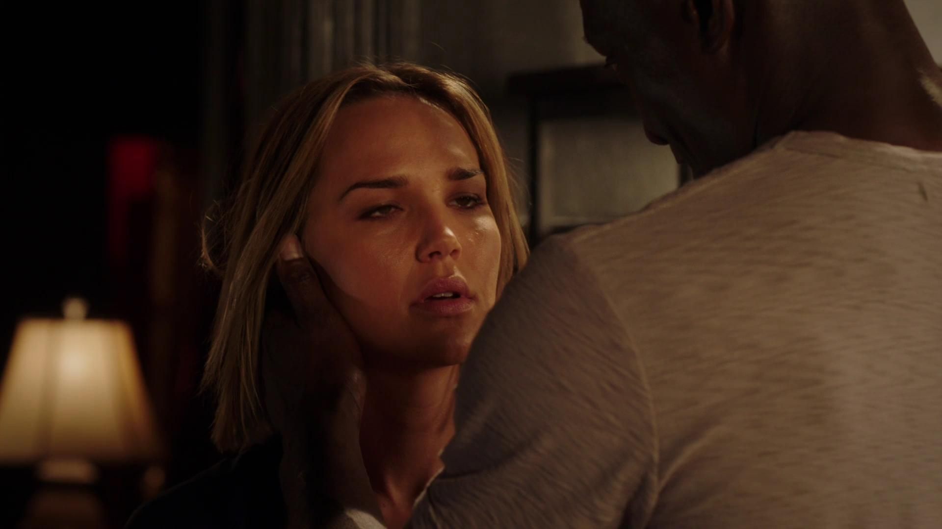 MidnightTexas-S02E05-077.jpg