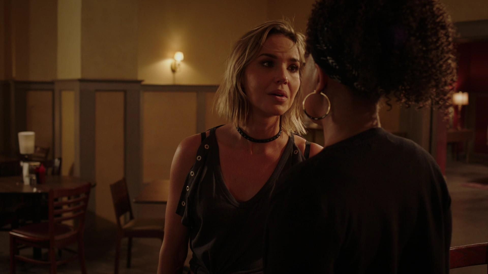 MidnightTexas-S02E05-214.jpg