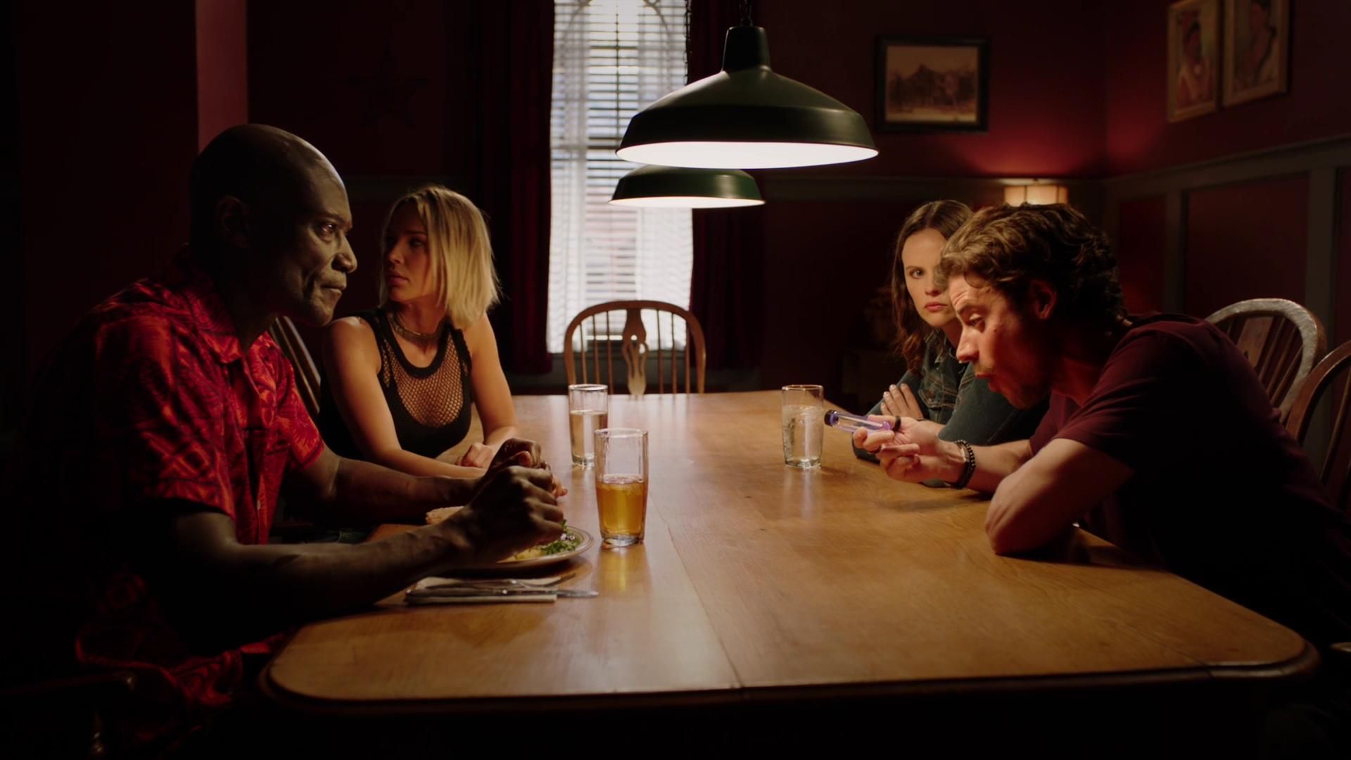 MidnightTexas-S02E06-019.jpg