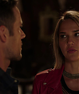 MidnightTexas-S02E06-228.jpg