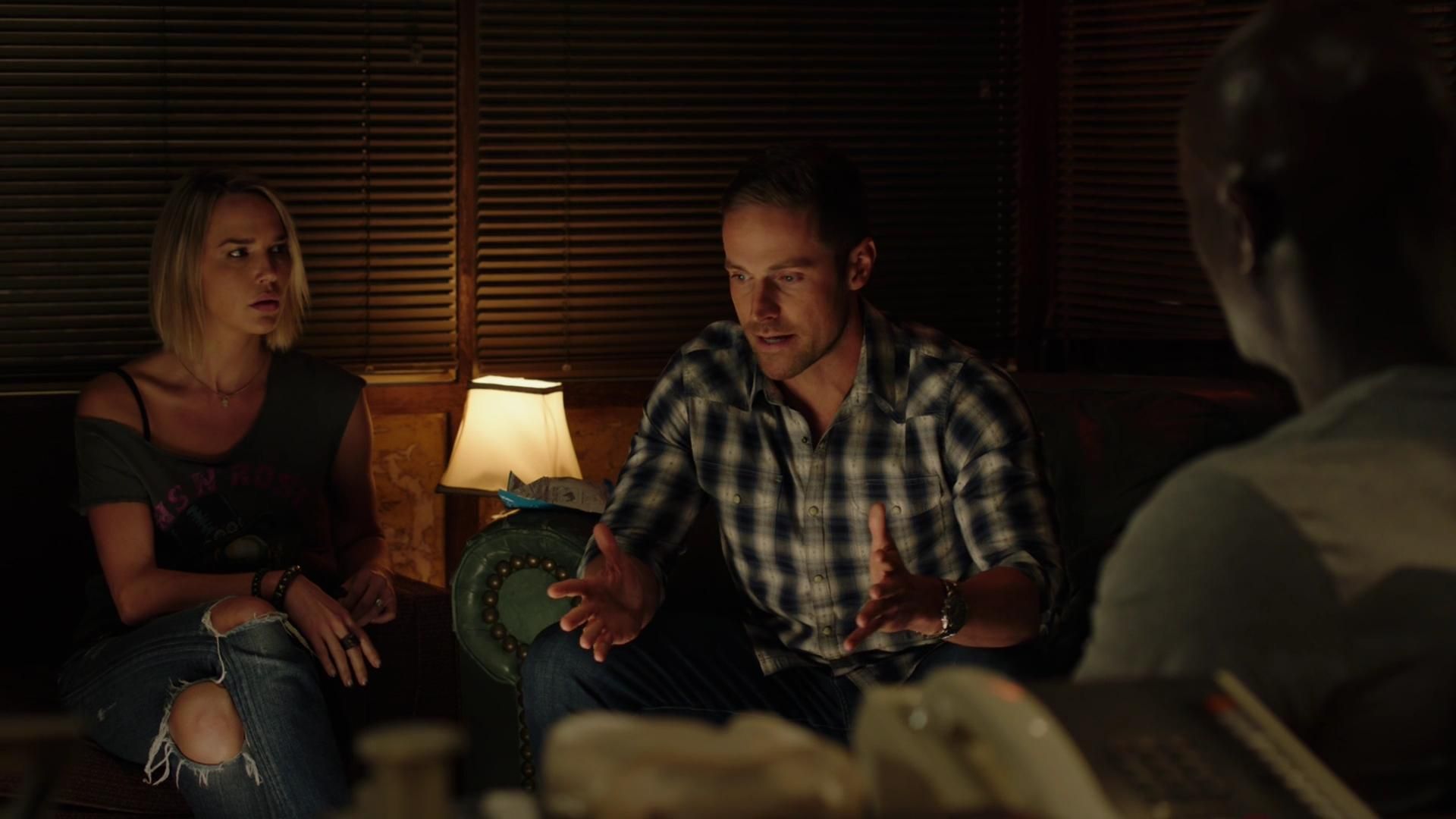 MidnightTexas-S02E07-156.jpg