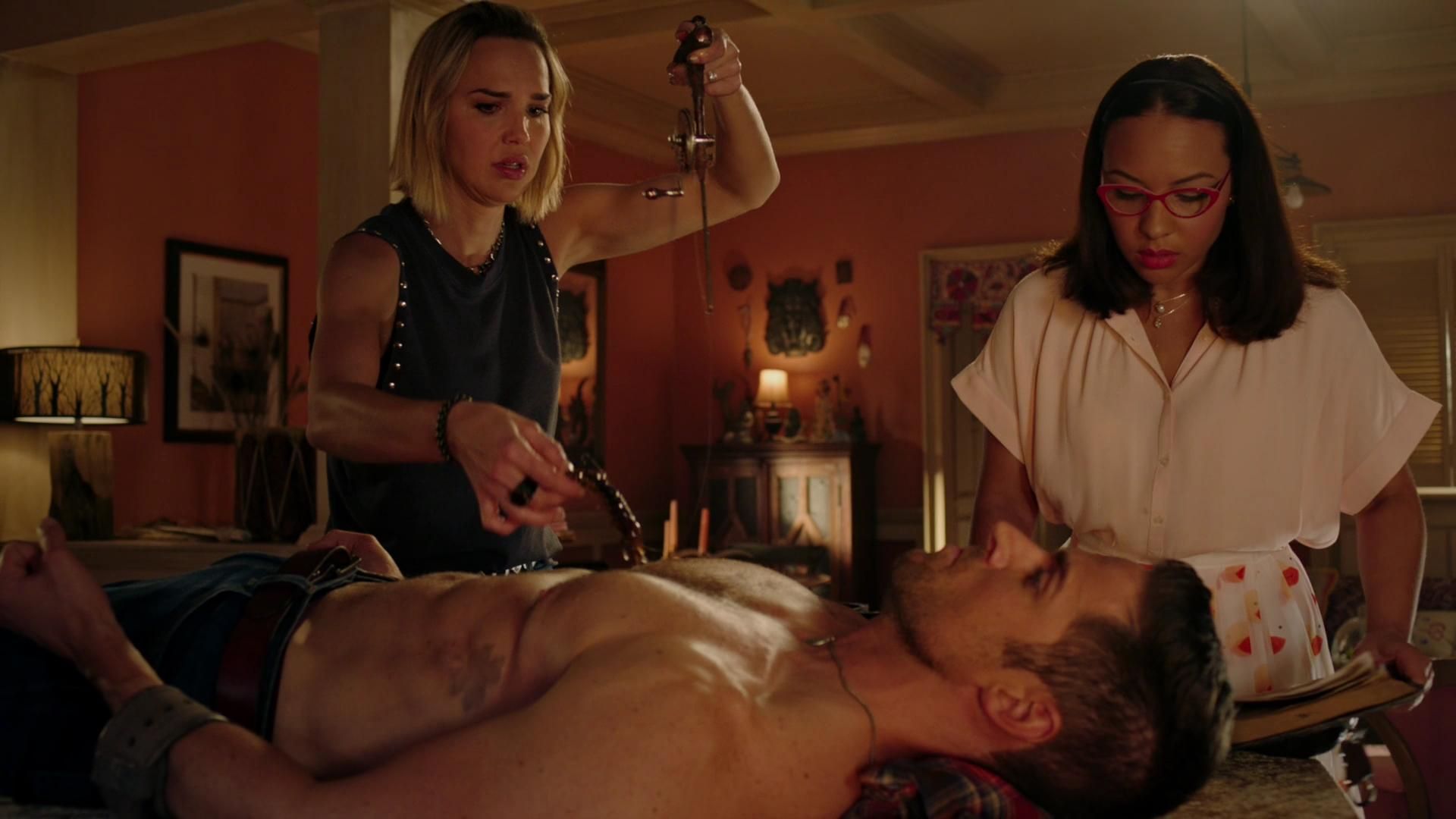 MidnightTexas-S02E08-117.jpg