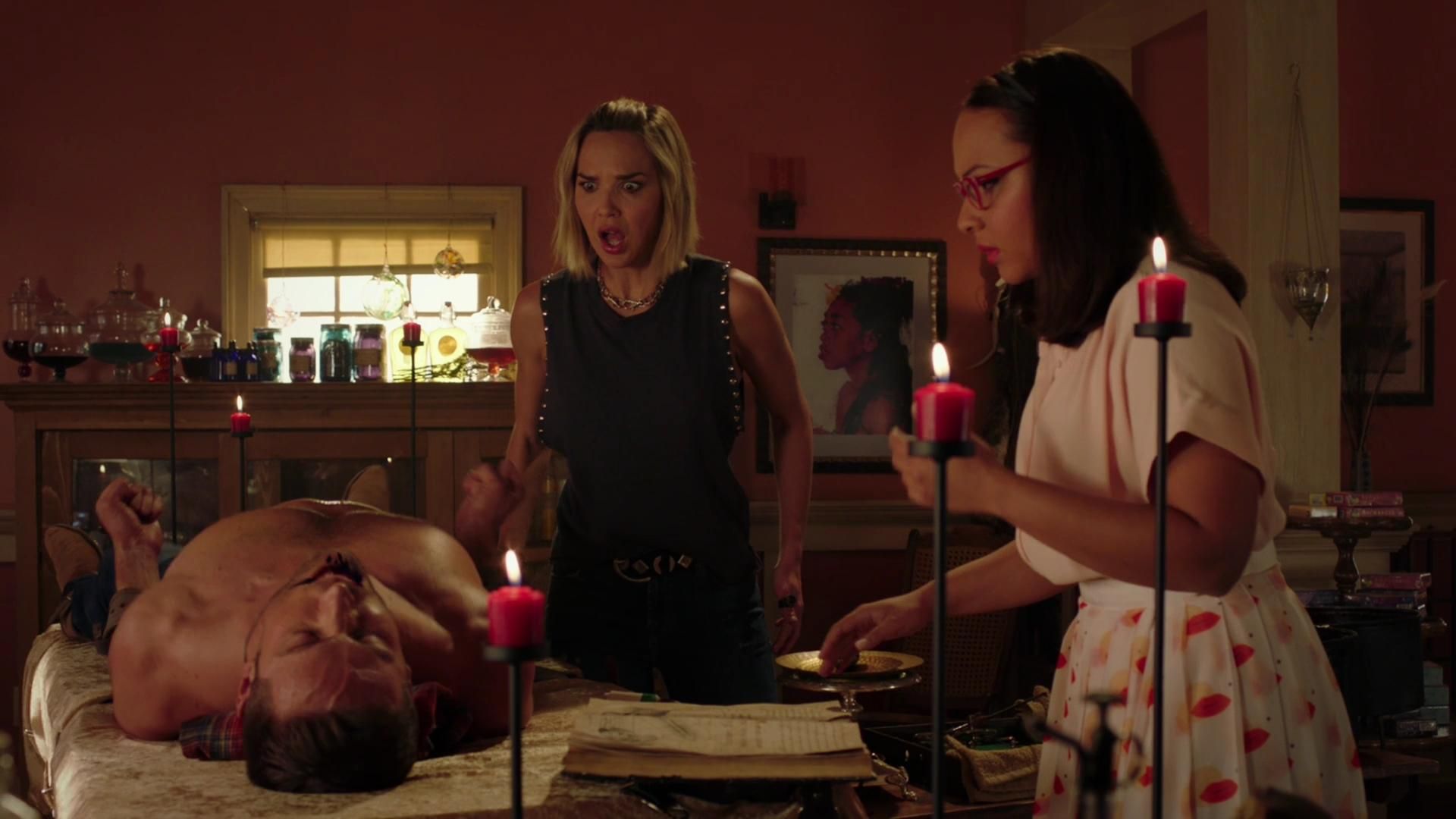 MidnightTexas-S02E08-136.jpg