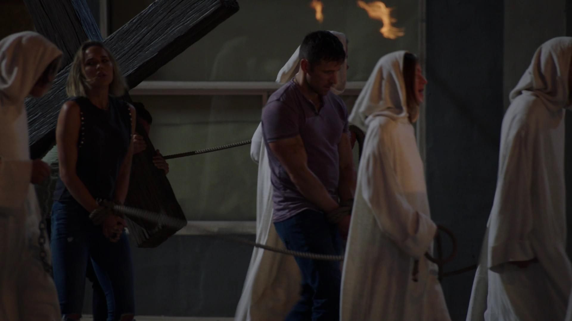 MidnightTexas-S02E09-002.jpg
