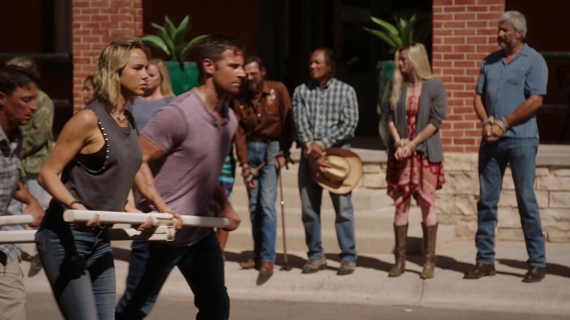 MidnightTexas-S02E09-023.jpg