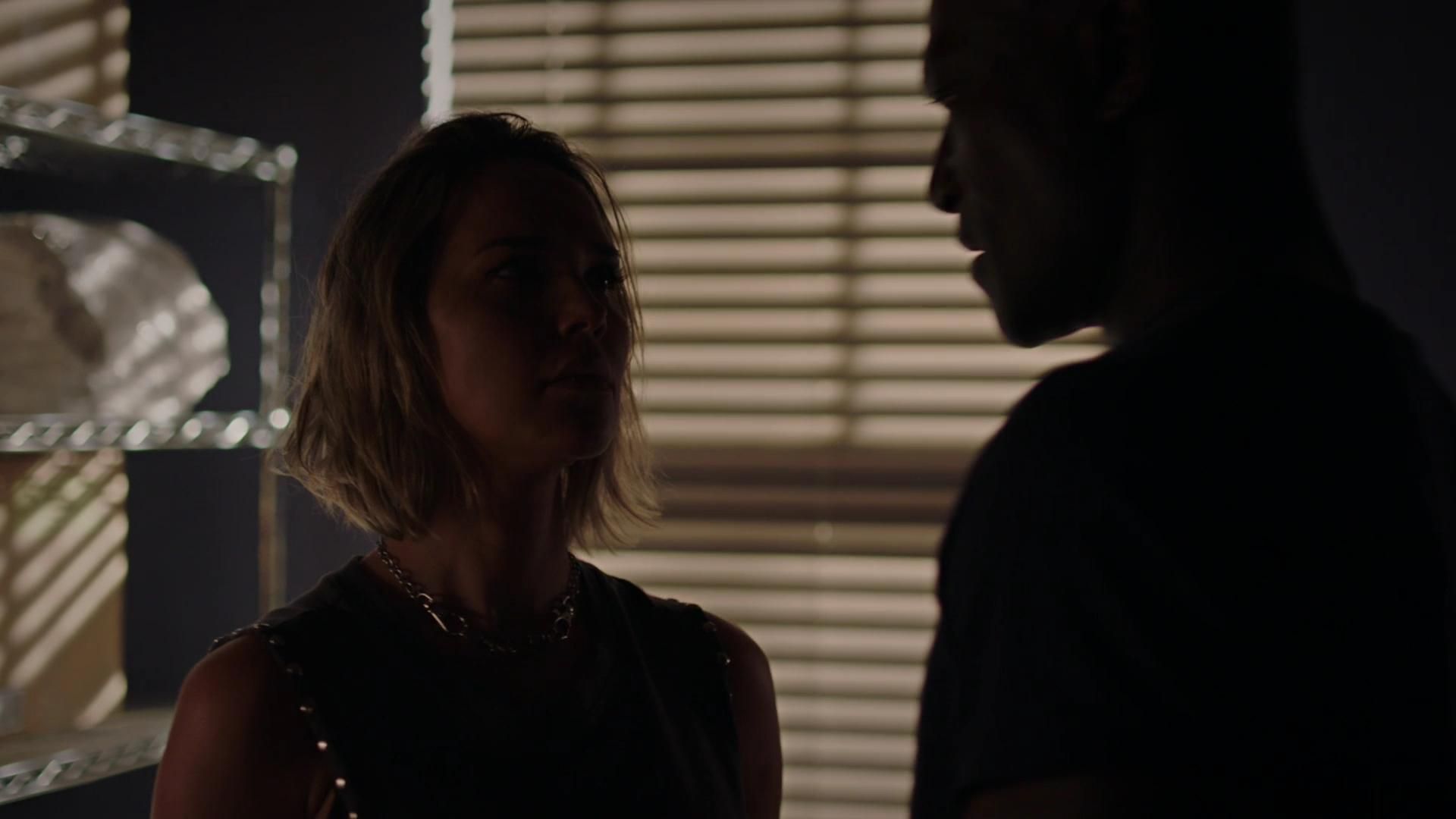 MidnightTexas-S02E09-133.jpg