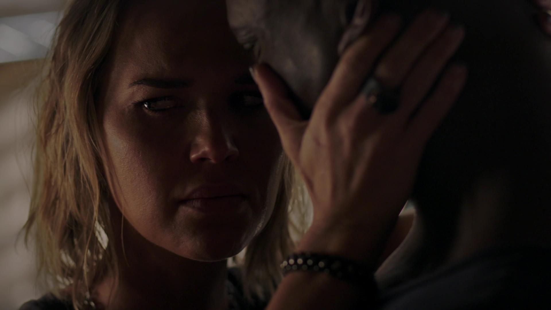 MidnightTexas-S02E09-165.jpg
