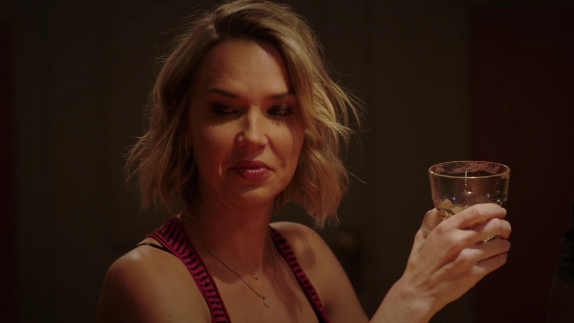 MidnightTexas-S02E09-260.jpg