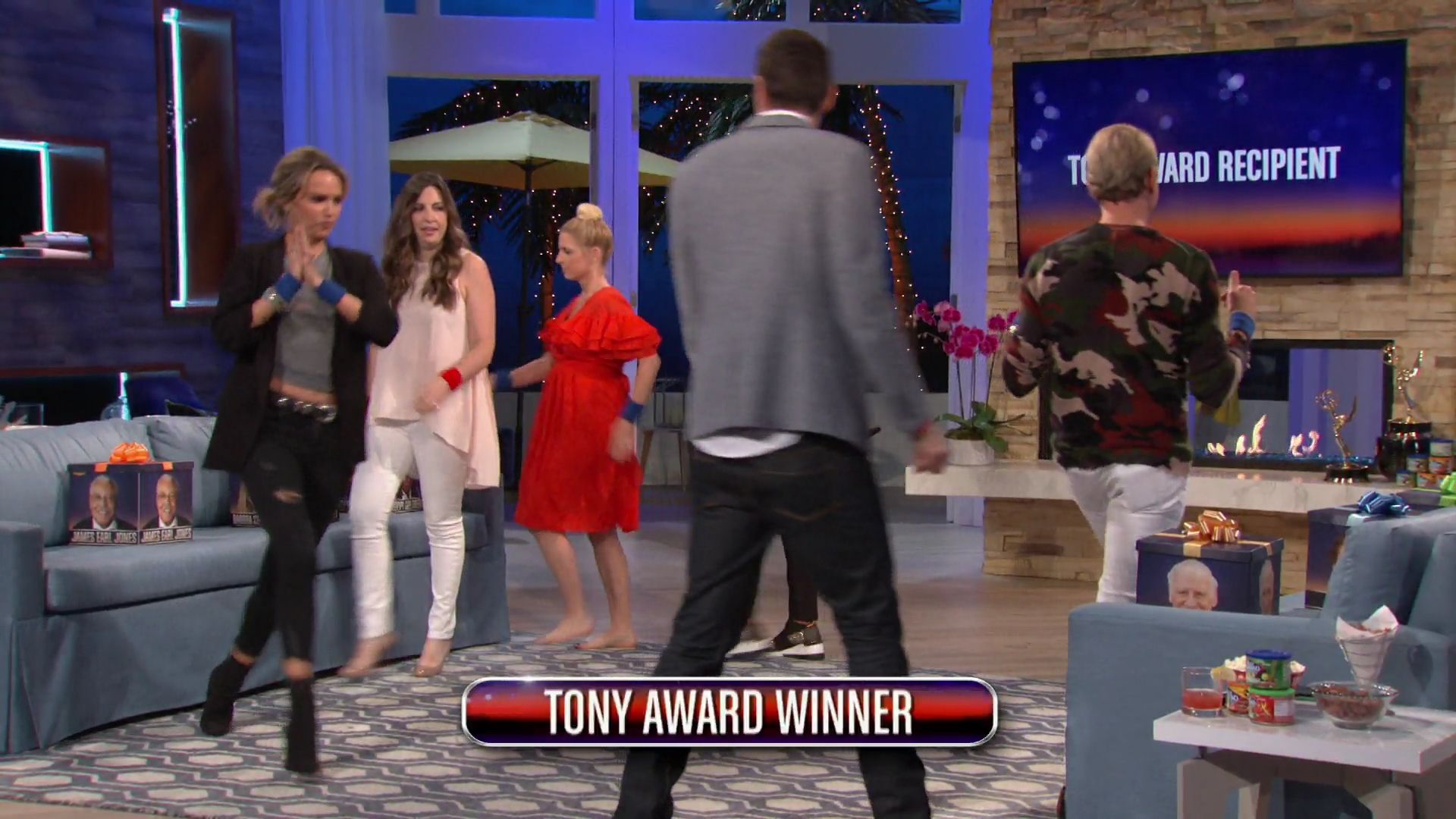 HollywoodGameNight-195.jpg