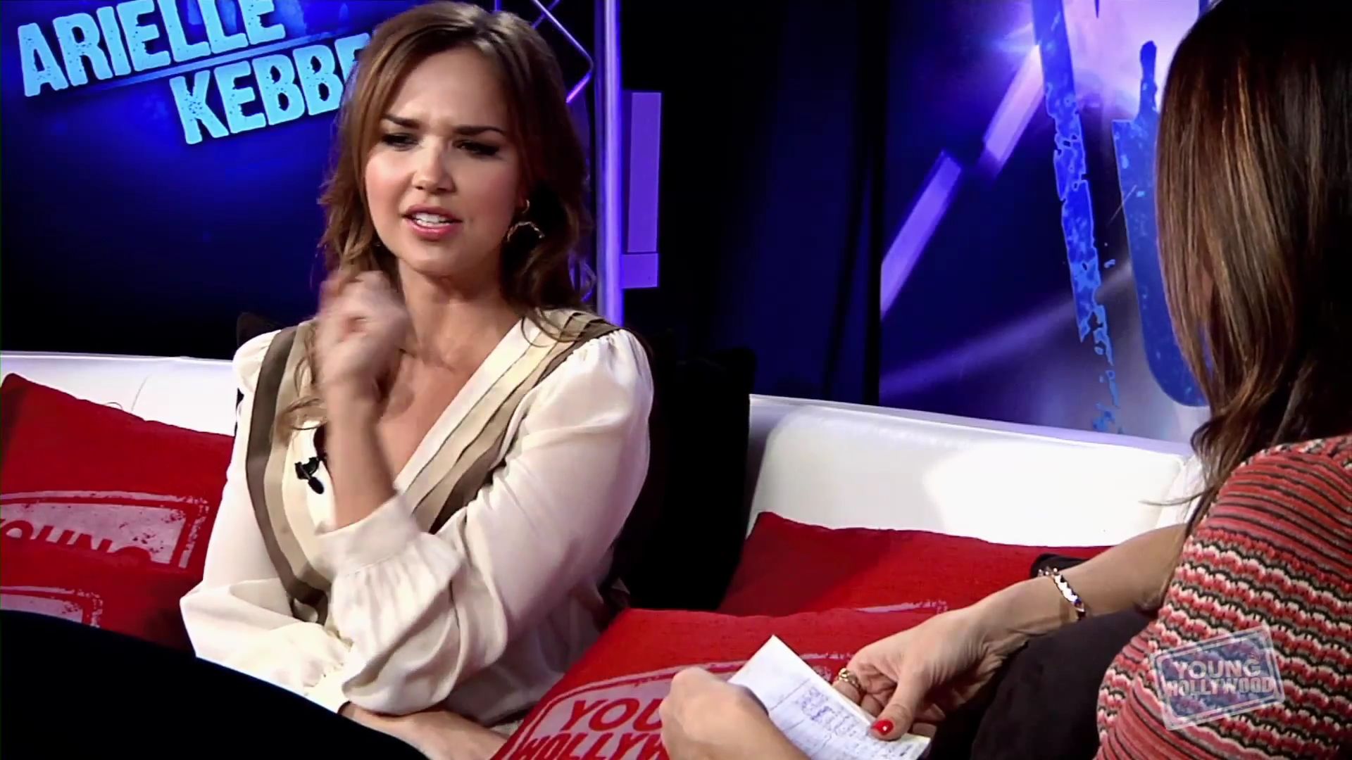 YoungHollywood-11-29-2012_243.jpg